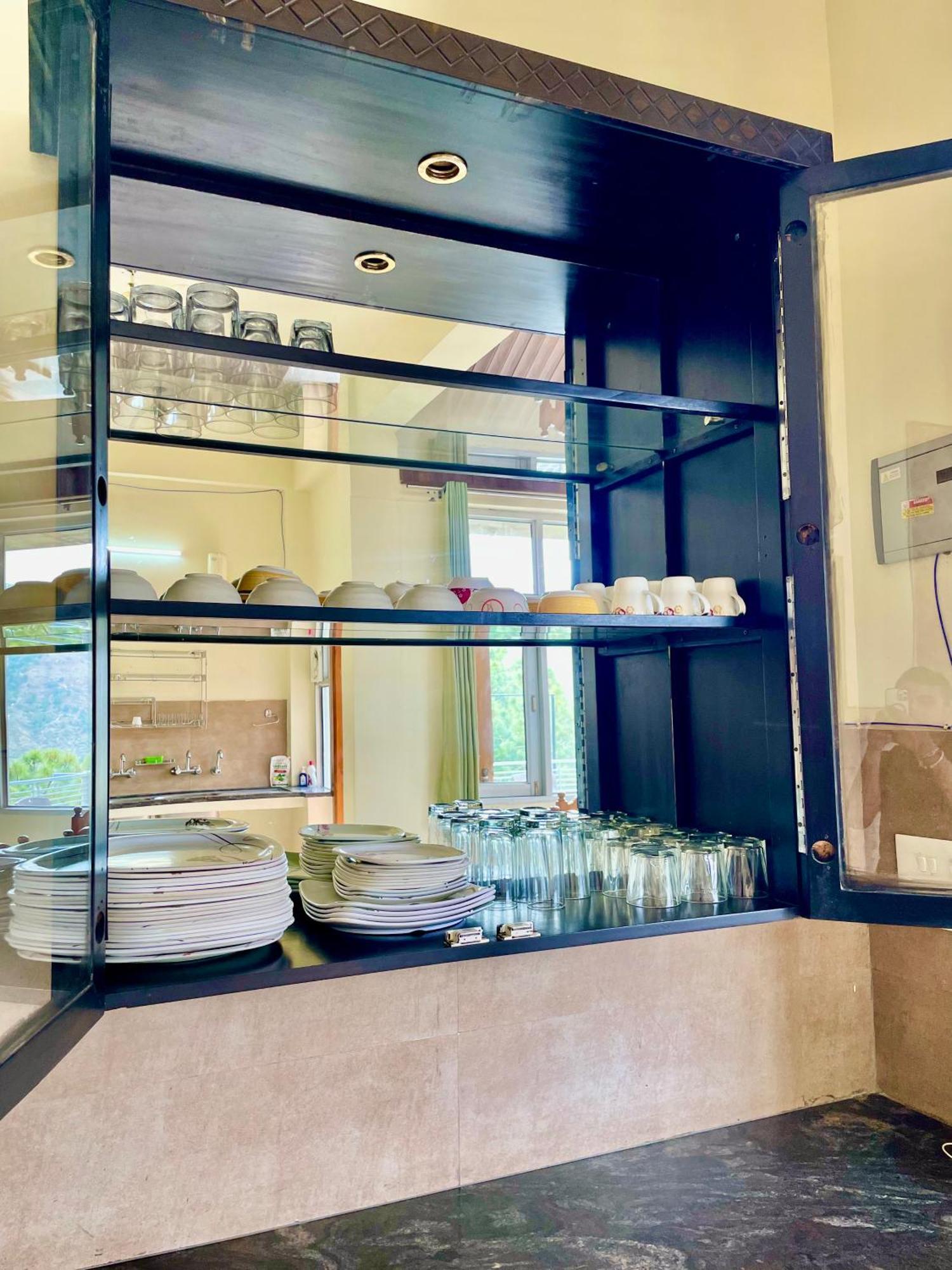 The Auriga 3Bhk Fully Entair Villa With Bonfire In Kasauli I Pvt Stay I Open Air Terrace I Kitchen Livingroom I Lawn Bonfire I Gaming Zone エクステリア 写真
