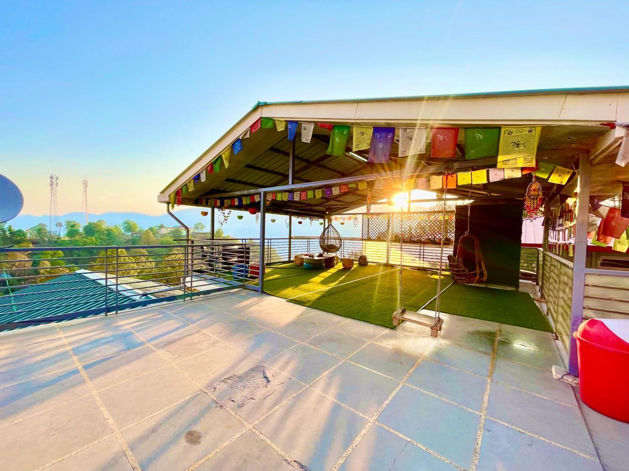 The Auriga 3Bhk Fully Entair Villa With Bonfire In Kasauli I Pvt Stay I Open Air Terrace I Kitchen Livingroom I Lawn Bonfire I Gaming Zone エクステリア 写真