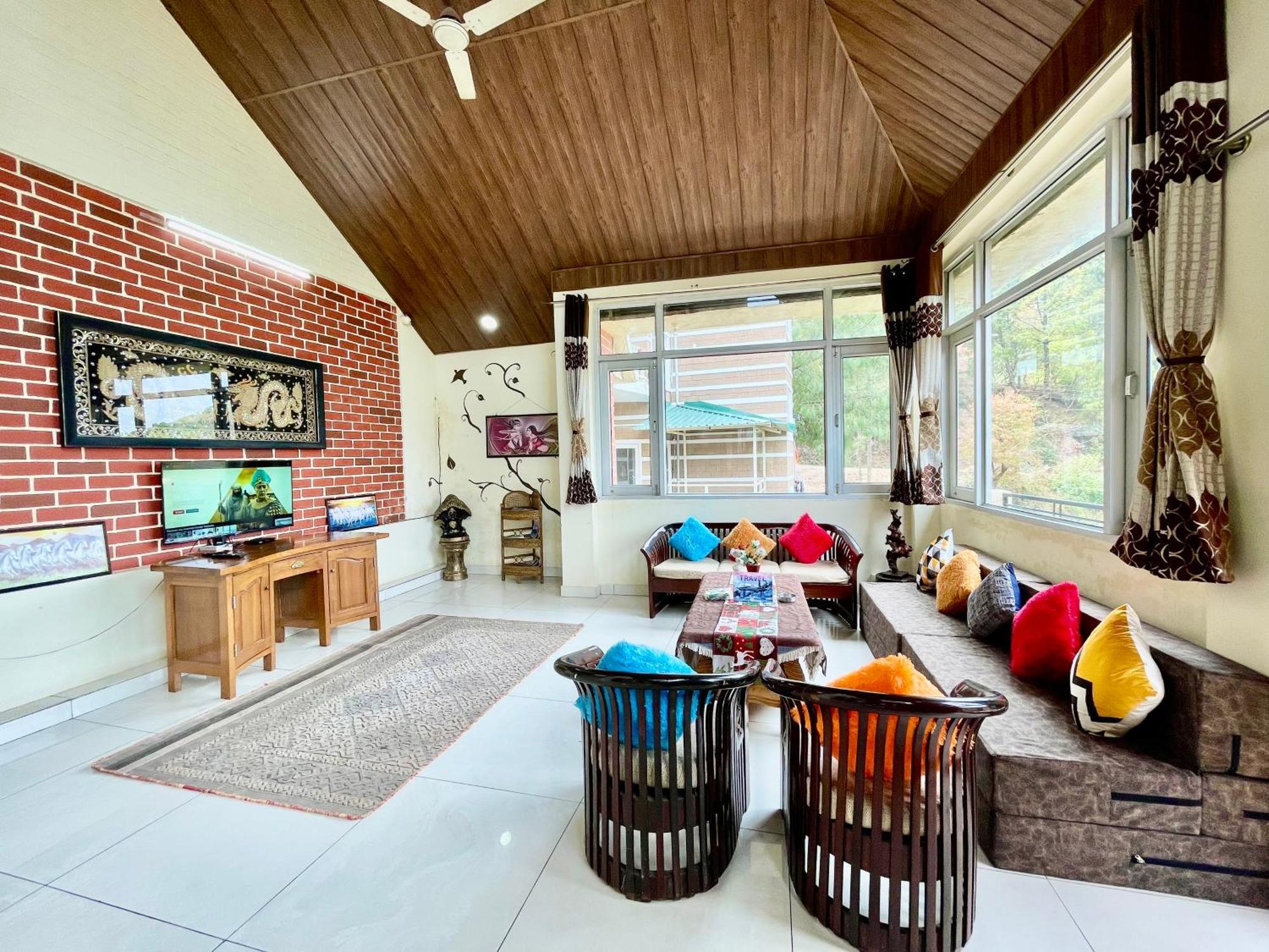 The Auriga 3Bhk Fully Entair Villa With Bonfire In Kasauli I Pvt Stay I Open Air Terrace I Kitchen Livingroom I Lawn Bonfire I Gaming Zone エクステリア 写真