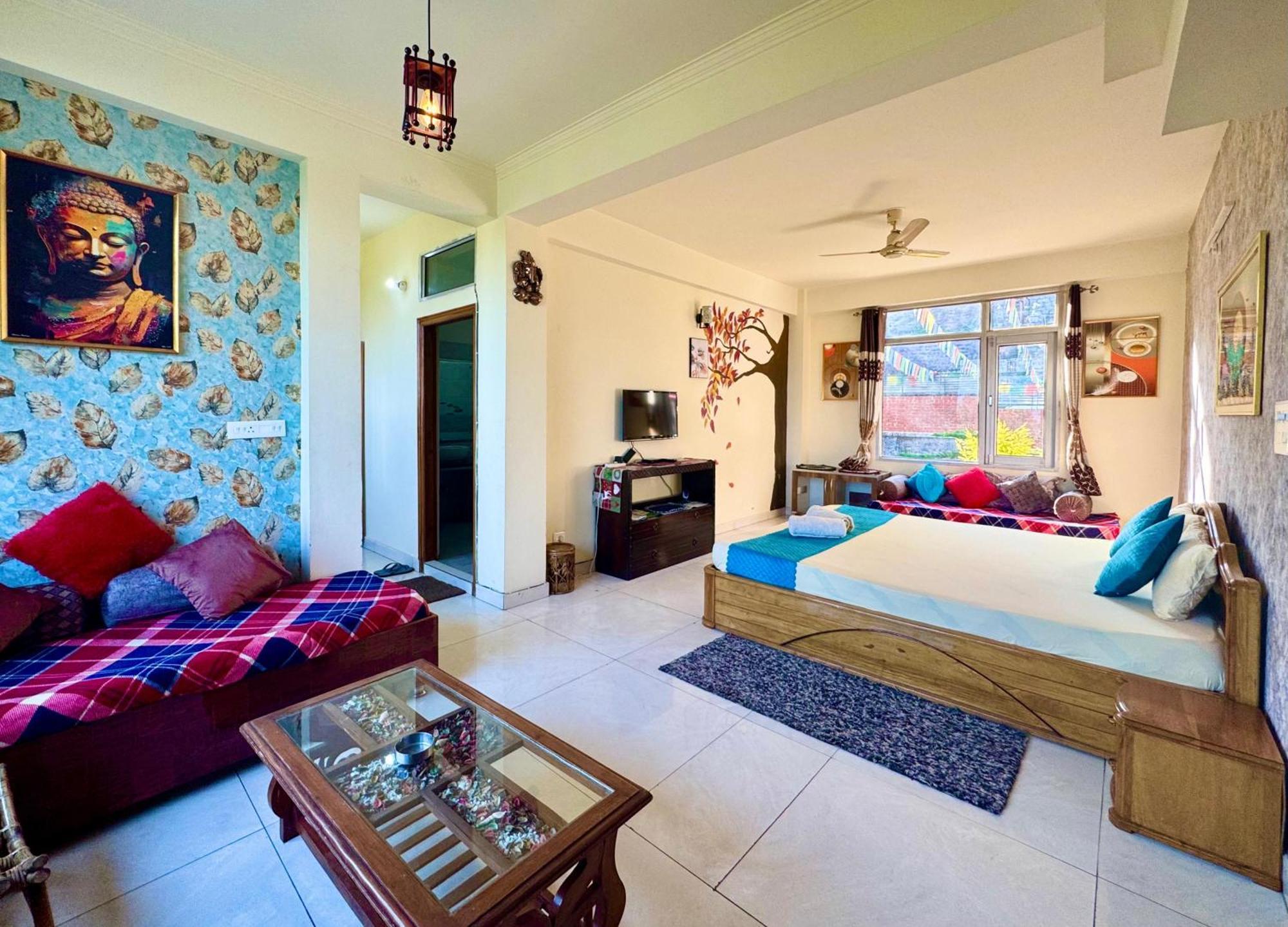 The Auriga 3Bhk Fully Entair Villa With Bonfire In Kasauli I Pvt Stay I Open Air Terrace I Kitchen Livingroom I Lawn Bonfire I Gaming Zone エクステリア 写真