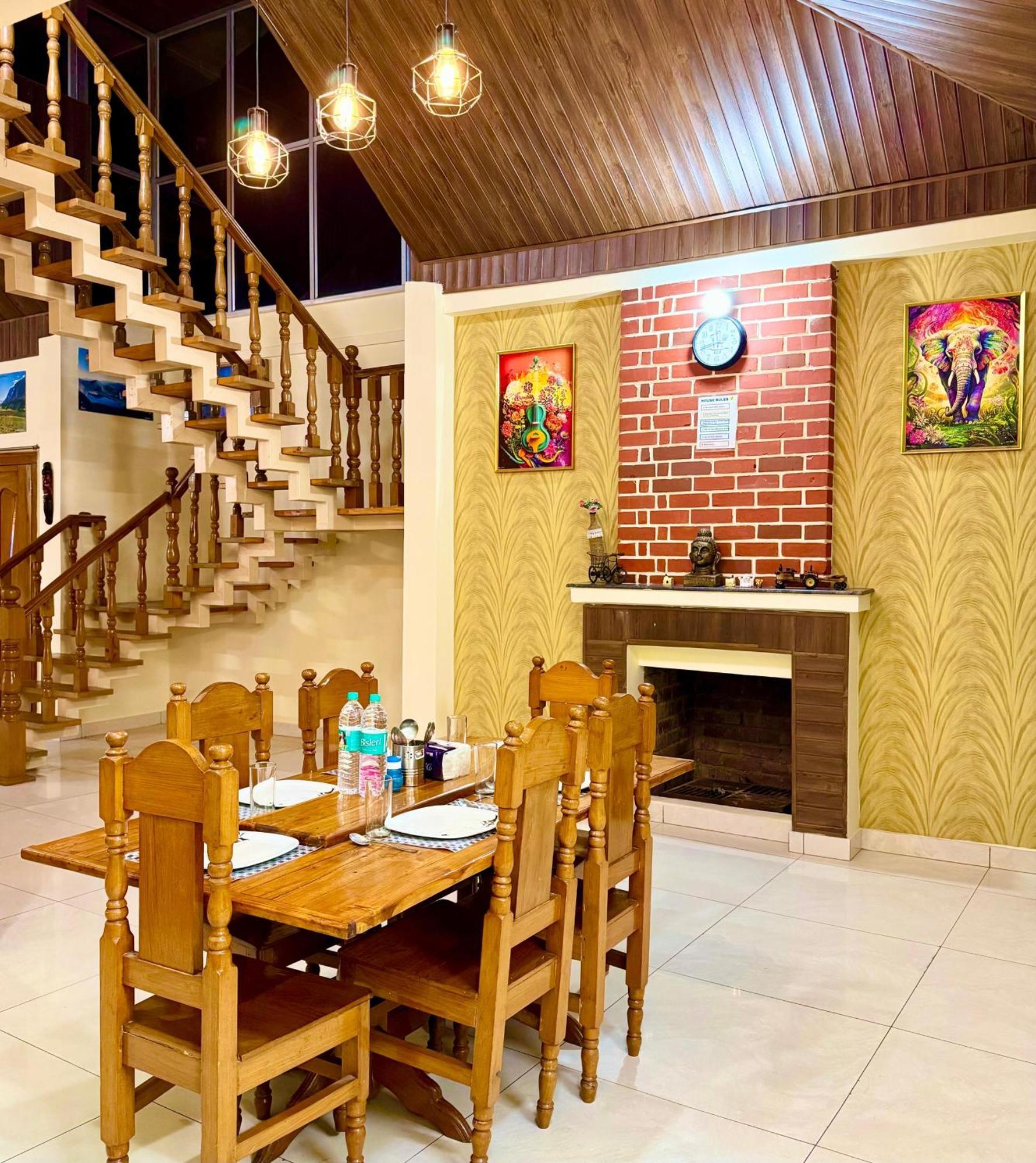 The Auriga 3Bhk Fully Entair Villa With Bonfire In Kasauli I Pvt Stay I Open Air Terrace I Kitchen Livingroom I Lawn Bonfire I Gaming Zone エクステリア 写真