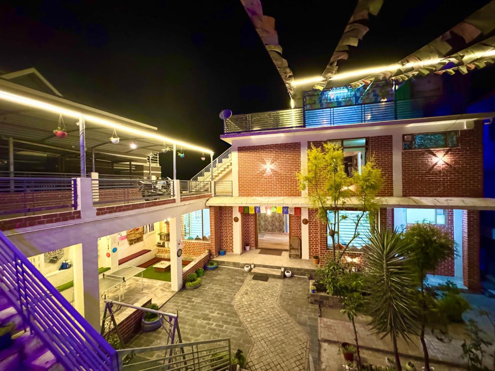 The Auriga 3Bhk Fully Entair Villa With Bonfire In Kasauli I Pvt Stay I Open Air Terrace I Kitchen Livingroom I Lawn Bonfire I Gaming Zone エクステリア 写真