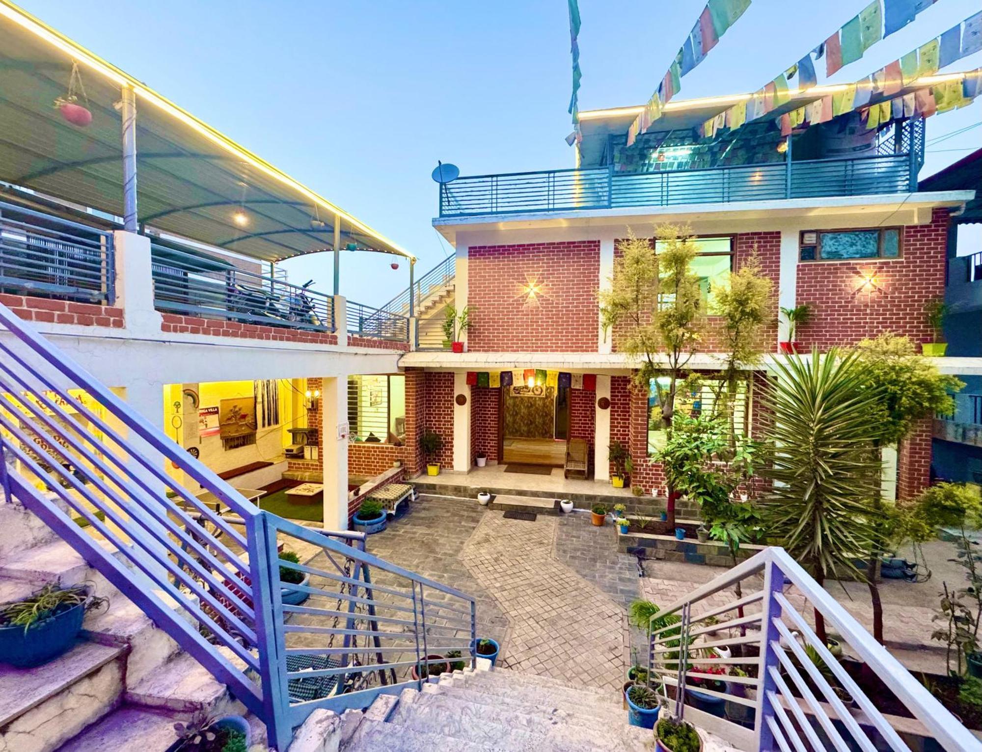 The Auriga 3Bhk Fully Entair Villa With Bonfire In Kasauli I Pvt Stay I Open Air Terrace I Kitchen Livingroom I Lawn Bonfire I Gaming Zone エクステリア 写真